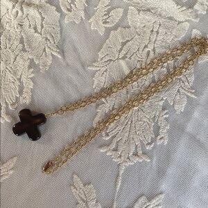 Elegant Gold tone Necklace with Brown tortoiseshell look Pendant